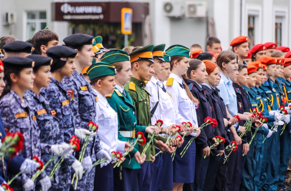 Участие в церемонии возложения цветов к Вечному огню.